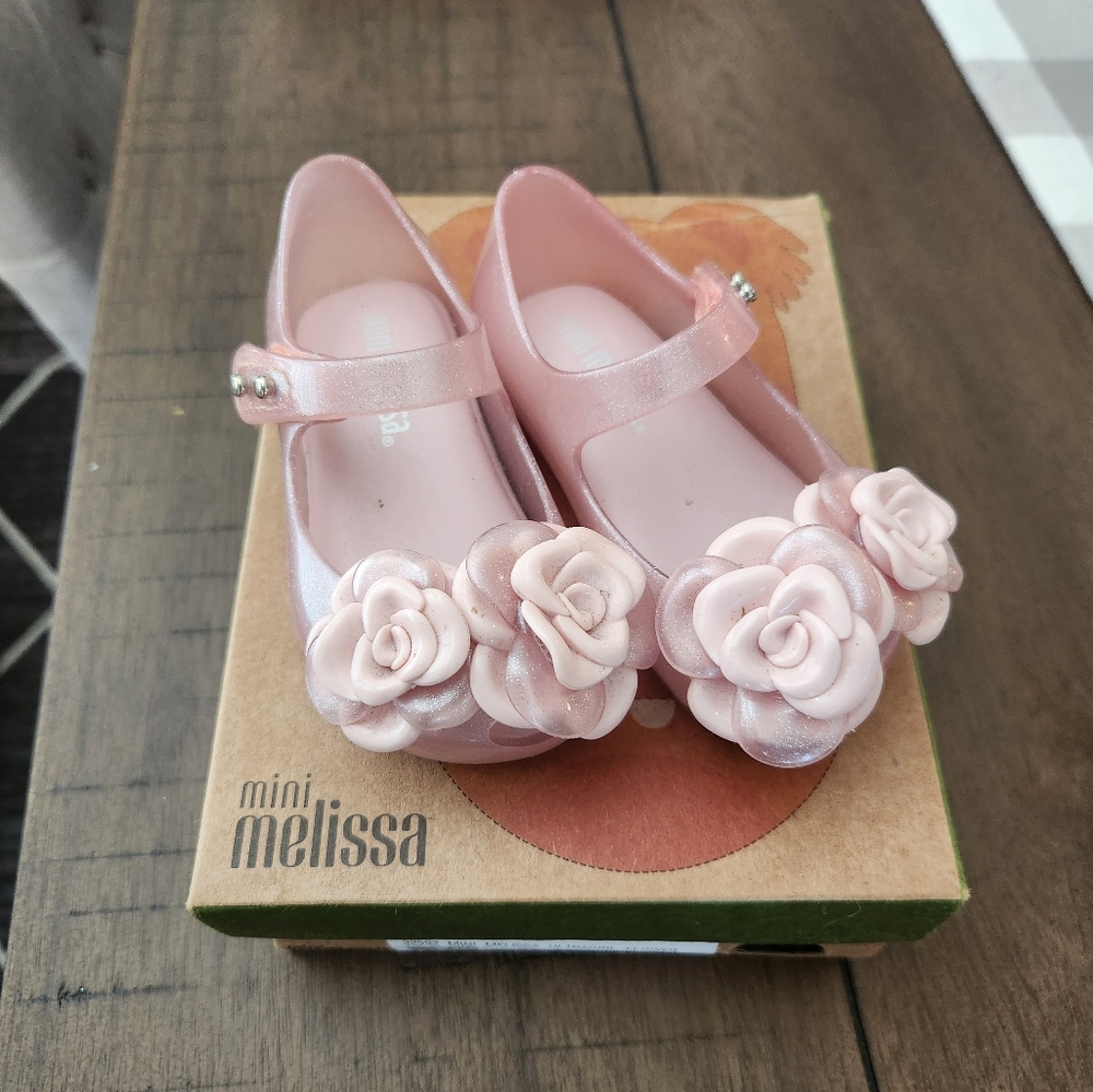 Mini Melissa size 5